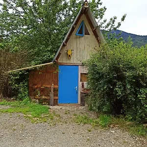 Dans Un Pommier Camping